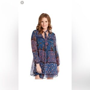 Everly Floral Tie Neck Shift Dress Size Small